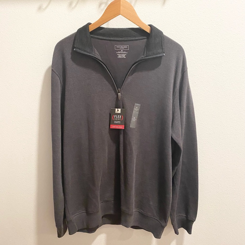 Van Heusen Men’s Classic Fit Quarter Zip Stand up Collar V-Neck Sweater in Gray